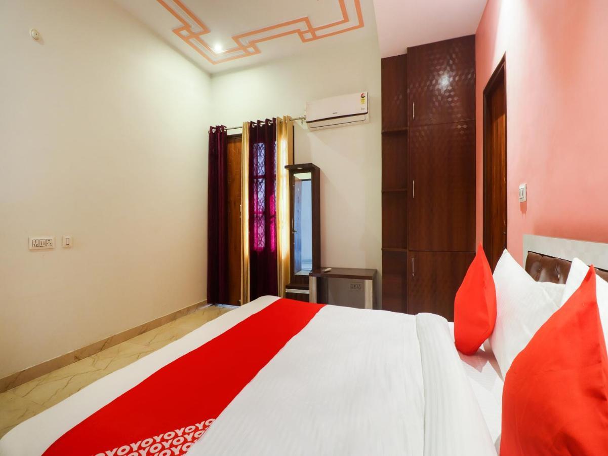 Oyo Lck1233 Rivaaj Palace Лакхнау Экстерьер фото