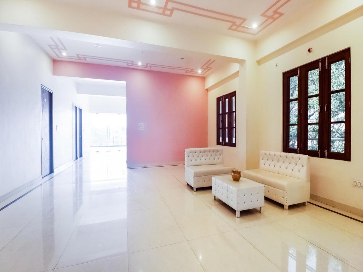 Oyo Lck1233 Rivaaj Palace Лакхнау Экстерьер фото