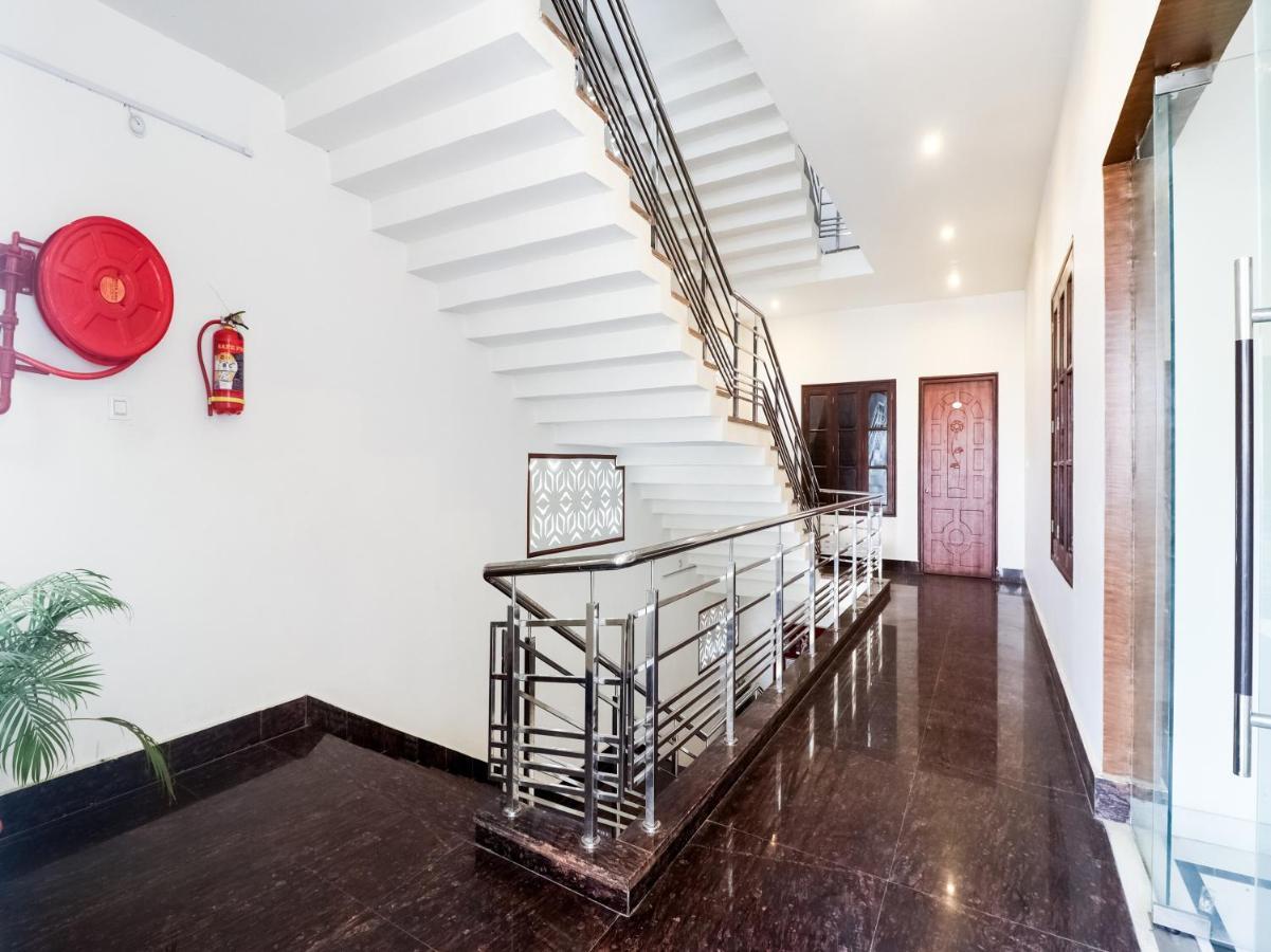 Oyo Lck1233 Rivaaj Palace Лакхнау Экстерьер фото